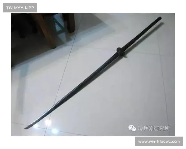 明代青龙偃月刀真品亮相台北传统武术器械展引关注 明代青龙偃月刀真品亮相台北传统武术器械展引关注